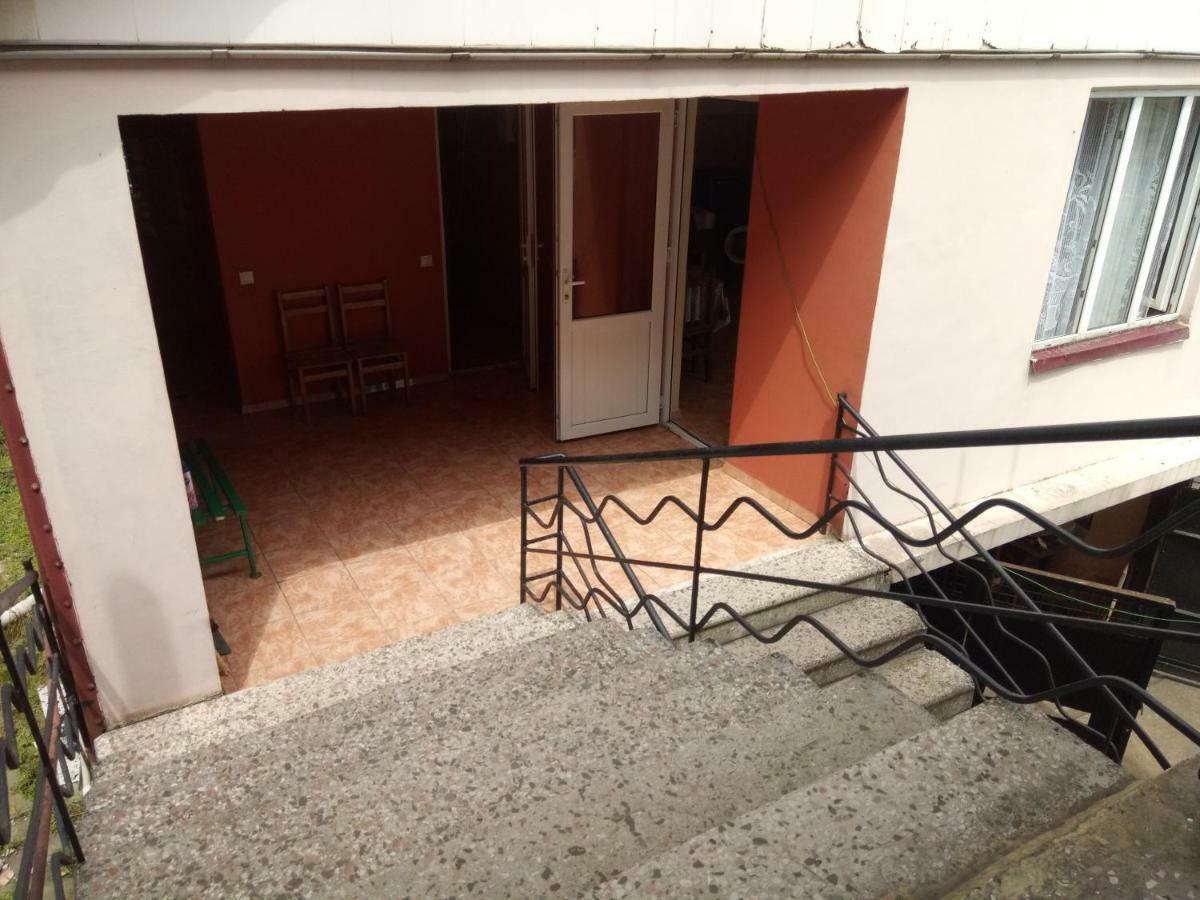 Julia Guest House Kobuleti Exterior foto